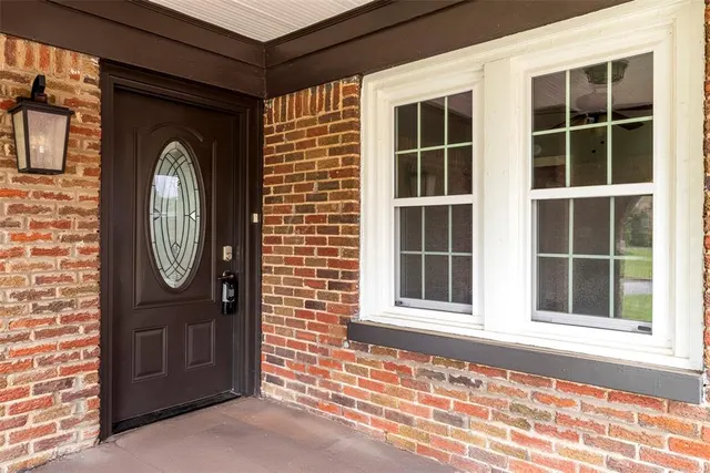 Photo 2 — 923 NE 19th Street, Oklahoma City, OK 73105