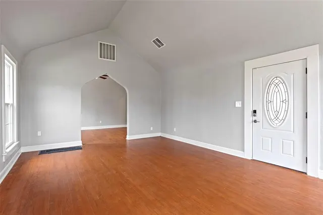 Photo 4 — 923 NE 19th Street, Oklahoma City, OK 73105