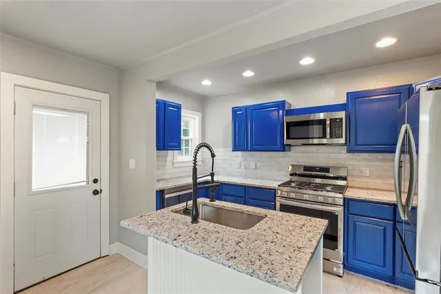 Photo 7 — 923 NE 19th Street, Oklahoma City, OK 73105