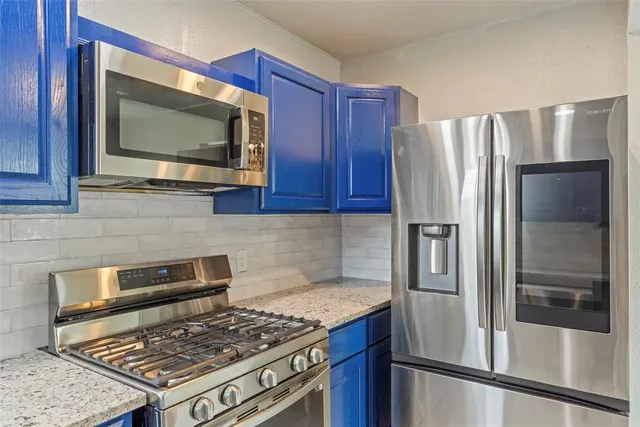Photo 8 — 923 NE 19th Street, Oklahoma City, OK 73105
