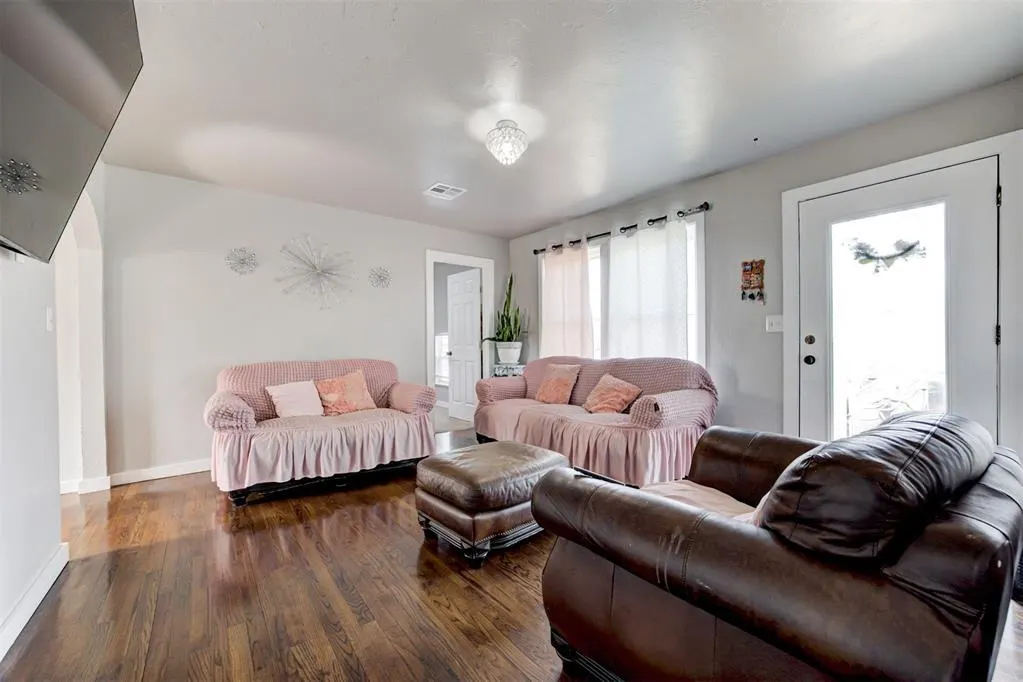 Photo 7 — 1140 Carter Drive, Oklahoma City, OK 73129