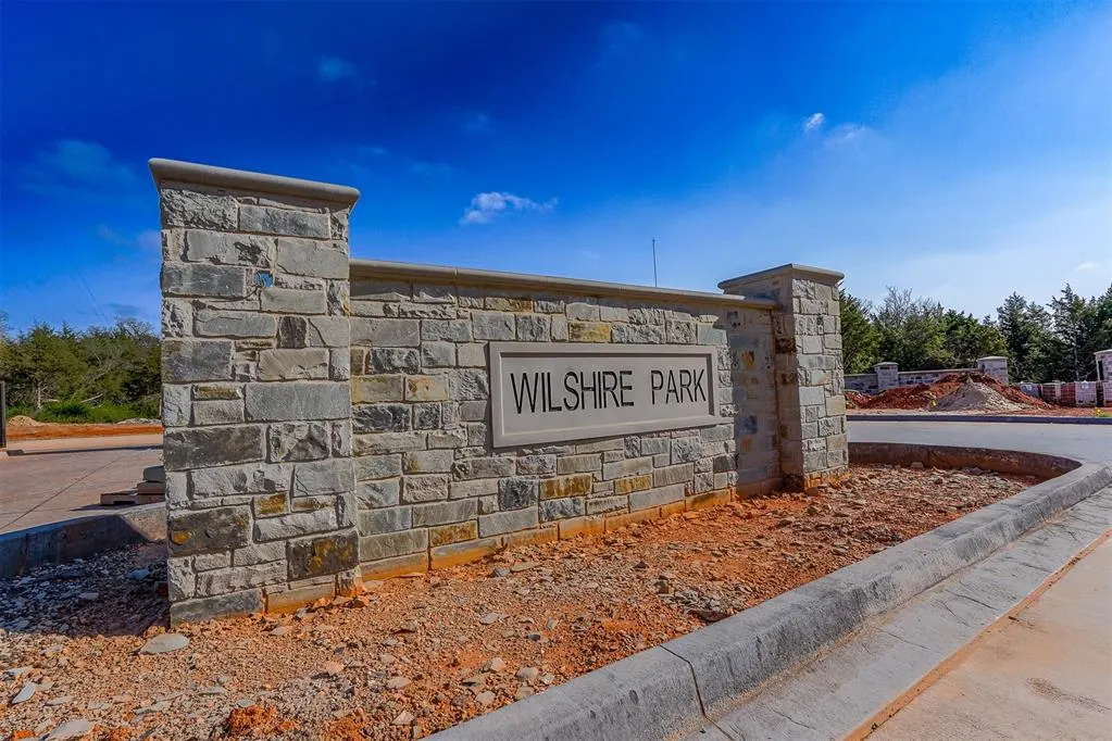 Photo 2 — 8351 W Wilshire Park Drive, Oklahoma City, OK 73131