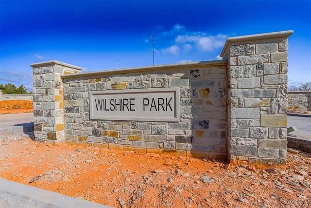 Photo 4 — 8351 W Wilshire Park Drive, Oklahoma City, OK 73131