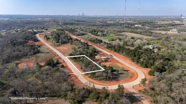 Photo 5 — 8351 W Wilshire Park Drive, Oklahoma City, OK 73131