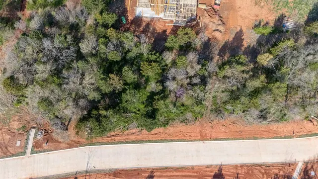 Photo 6 — 8351 W Wilshire Park Drive, Oklahoma City, OK 73131