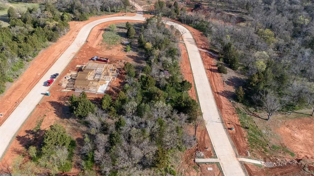 Photo 9 — 8351 W Wilshire Park Drive, Oklahoma City, OK 73131