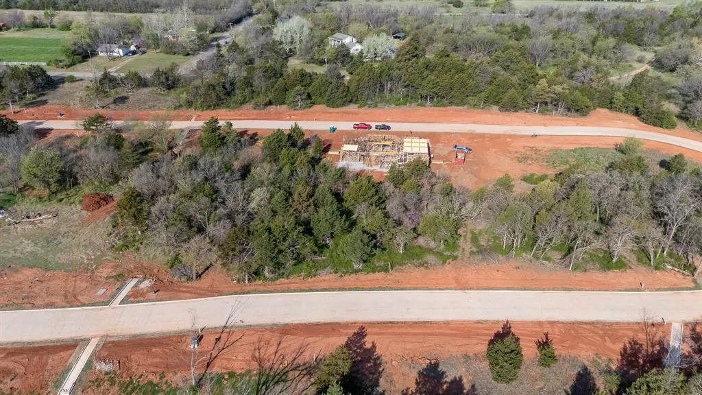 Photo 11 — 8351 W Wilshire Park Drive, Oklahoma City, OK 73131
