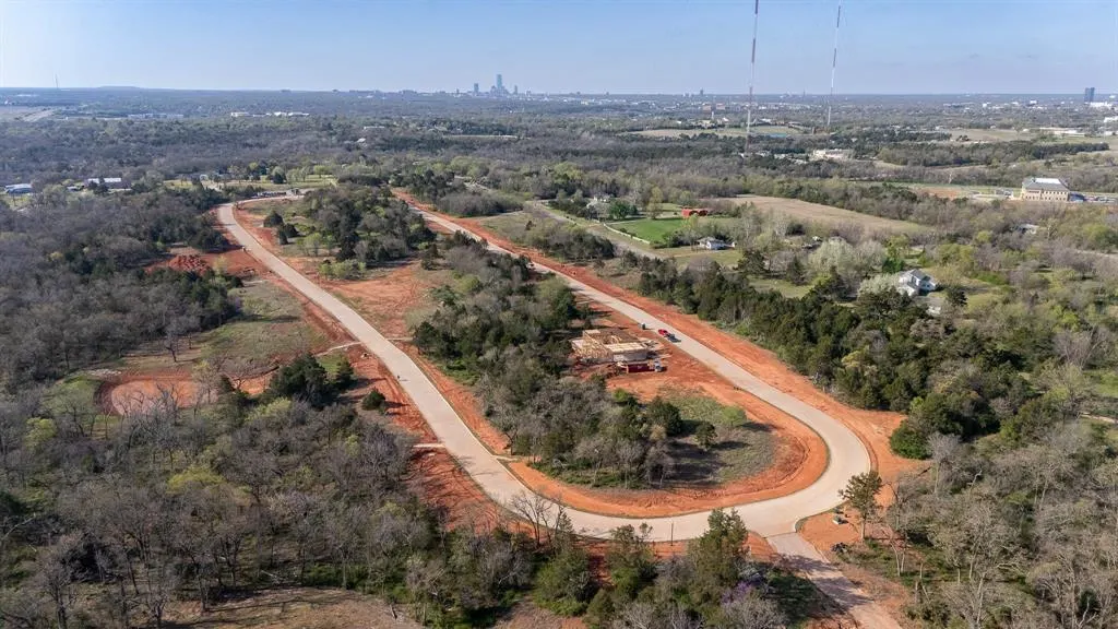 Photo 18 — 8351 W Wilshire Park Drive, Oklahoma City, OK 73131