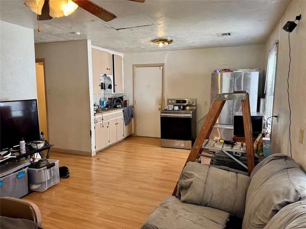 Photo 3 — 3932 SW 27th Place, Oklahoma City, OK 73108
