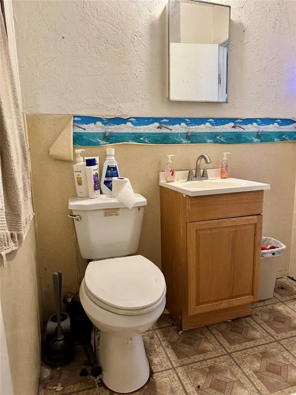 Photo 8 — 3932 SW 27th Place, Oklahoma City, OK 73108
