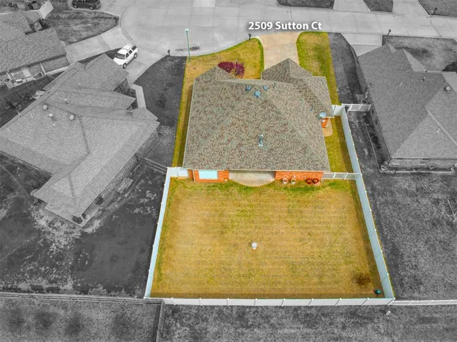 Photo 4 — 2509 Sutton Court, Shawnee, OK 74804