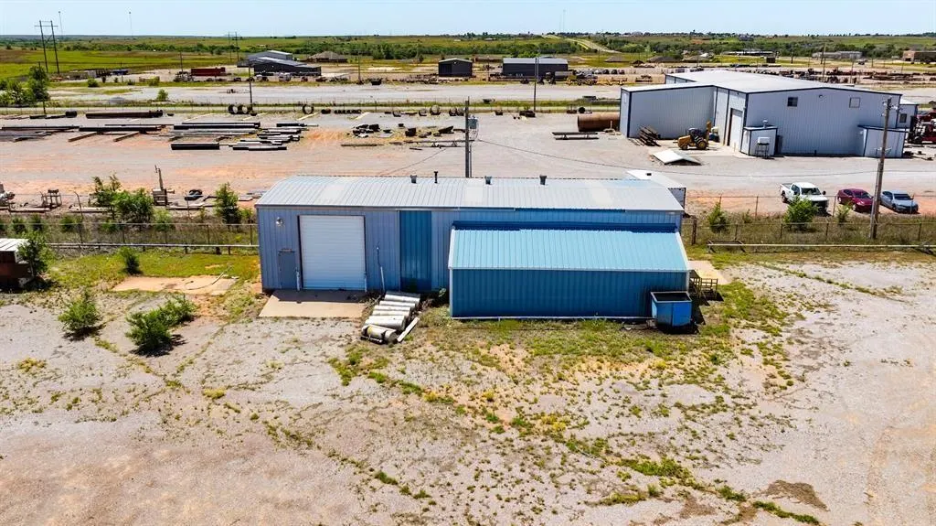 Photo 3 — 520 Robison Drive, Elk City, OK 73644