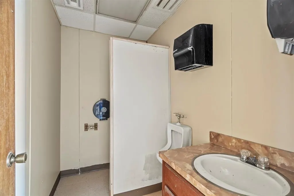 Photo 11 — 520 Robison Drive, Elk City, OK 73644