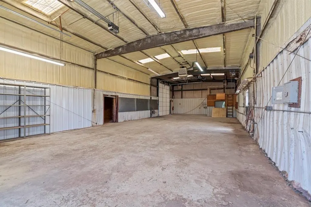 Photo 17 — 520 Robison Drive, Elk City, OK 73644