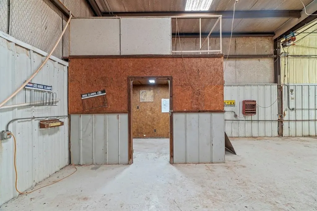 Photo 19 — 520 Robison Drive, Elk City, OK 73644
