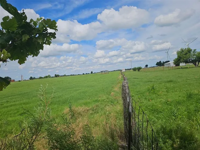 Photo 3 — 9415 N Rockwell Avenue, Crescent, OK 73028