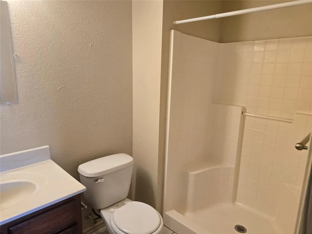Photo 5 — 13 Lombardy Place, Clinton, OK 73601