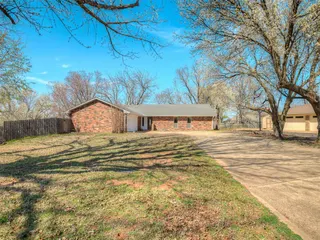 Sold home at 4814 W Country Club Court