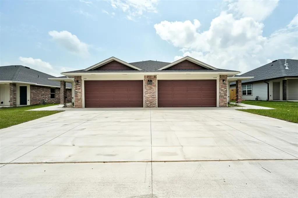 Front exterior — 212 NW 122nd Street, Oklahoma City, OK 73114
