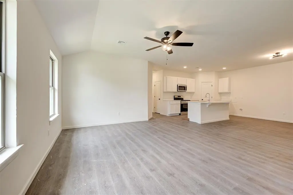 Photo 3 — 212 NW 122nd Street, Oklahoma City, OK 73114
