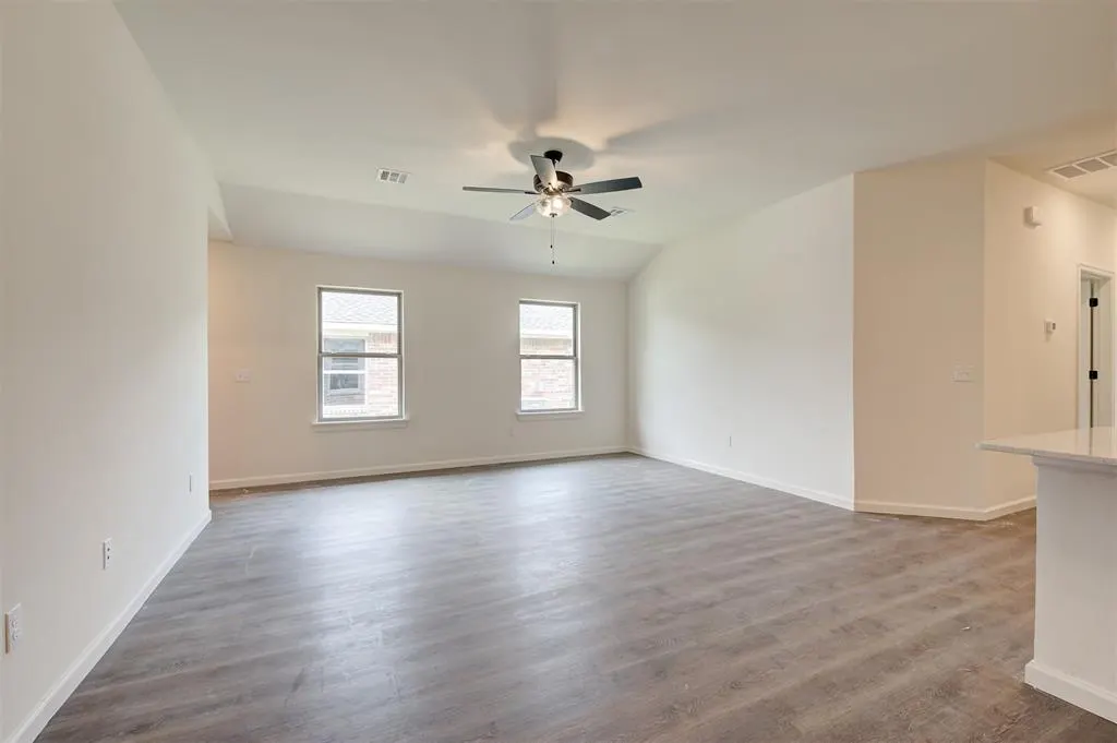 Photo 4 — 212 NW 122nd Street, Oklahoma City, OK 73114