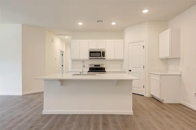 Photo 6 — 212 NW 122nd Street, Oklahoma City, OK 73114