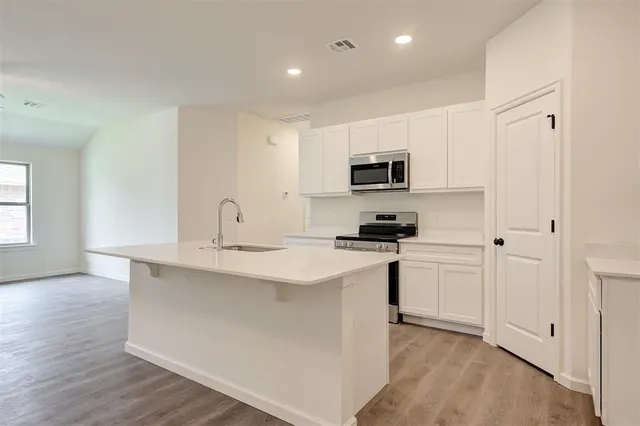 Photo 7 — 212 NW 122nd Street, Oklahoma City, OK 73114