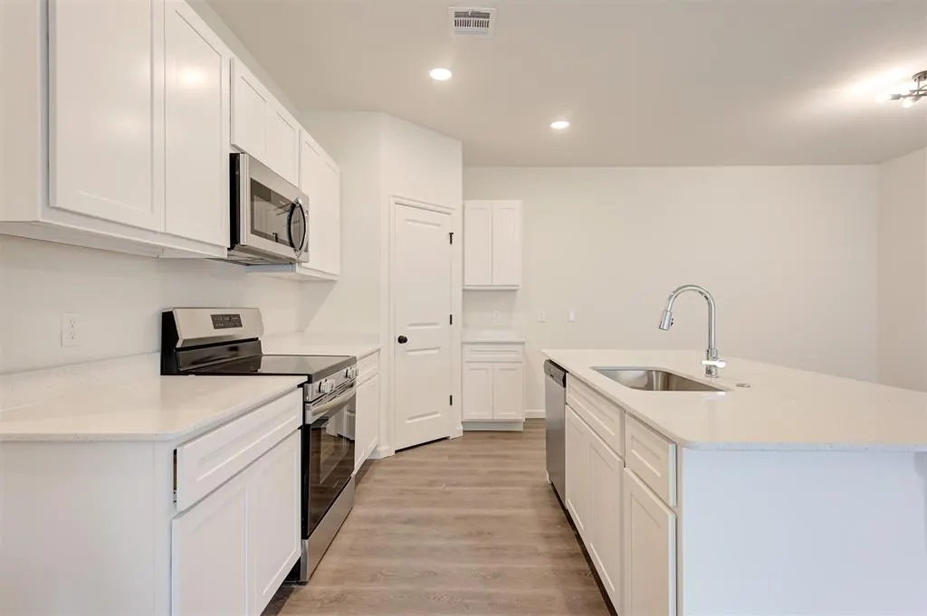 Photo 8 — 212 NW 122nd Street, Oklahoma City, OK 73114