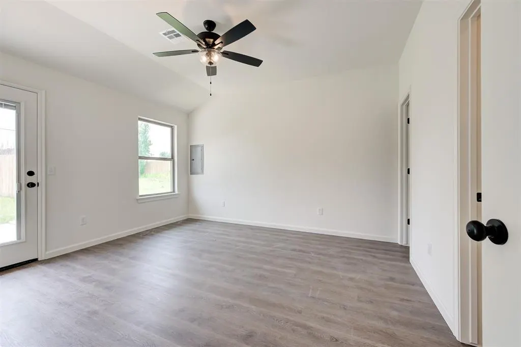 Photo 12 — 212 NW 122nd Street, Oklahoma City, OK 73114