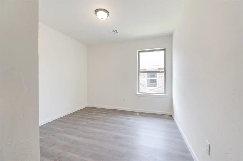 Photo 19 — 212 NW 122nd Street, Oklahoma City, OK 73114