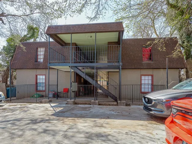 Photo 2 — 120 NW 17th Street, Oklahoma City, OK 73103