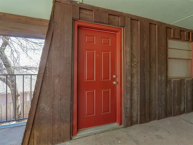 Photo 7 — 120 NW 17th Street, Oklahoma City, OK 73103