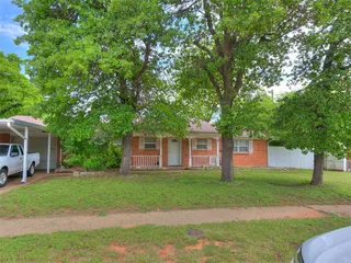 Sold home at 1301 Hazelwood Drive