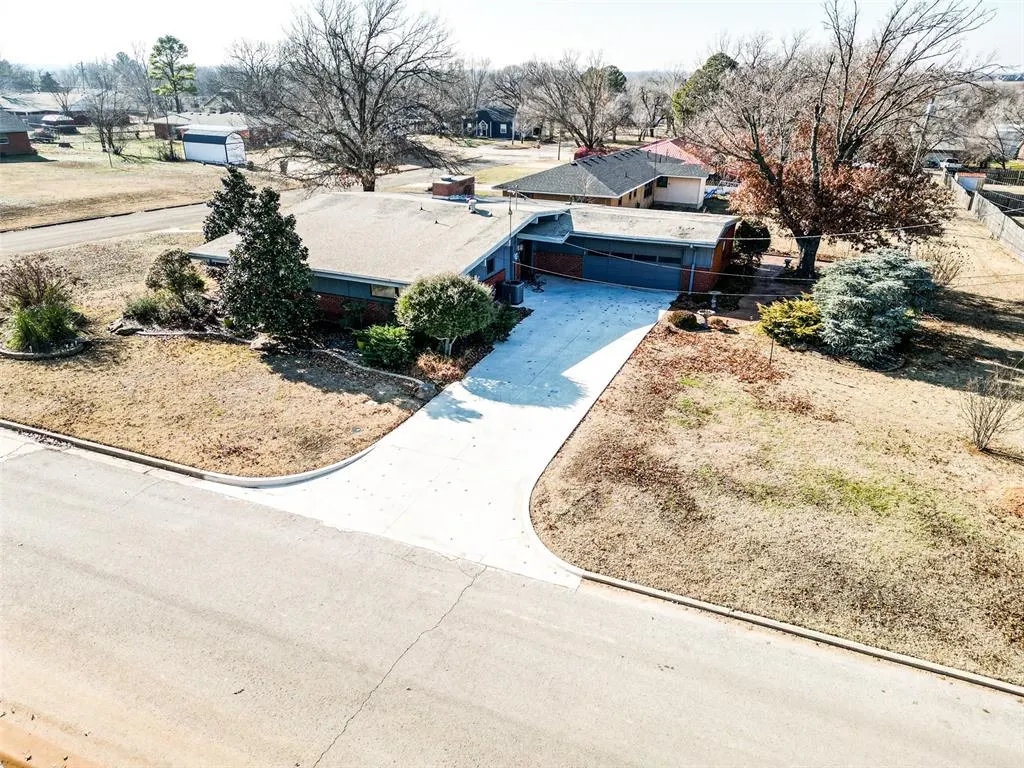 Photo 4 — 606 16th Street, Prague, OK 74864