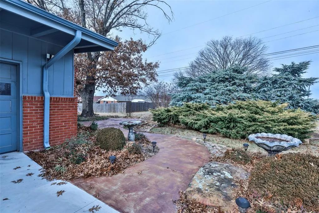 Photo 10 — 606 16th Street, Prague, OK 74864