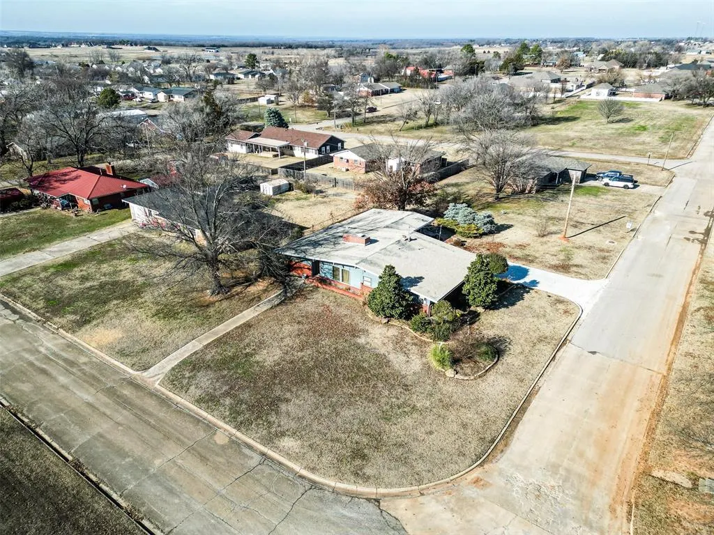 Photo 13 — 606 16th Street, Prague, OK 74864