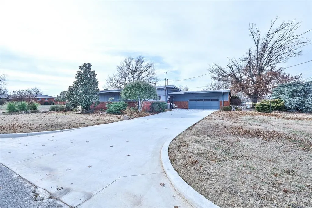 Photo 30 — 606 16th Street, Prague, OK 74864