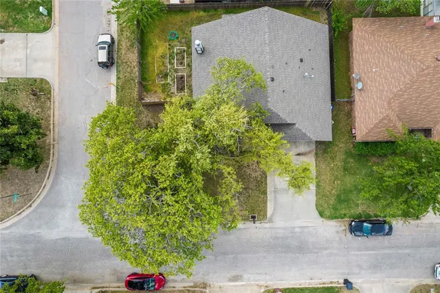 Photo 7 — 8101 Westwood Circle Street, Oklahoma City, OK 73127