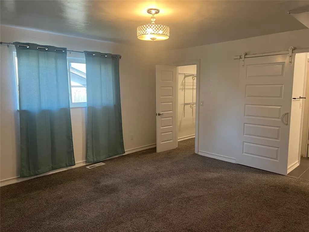 Photo 9 — 8101 Westwood Circle Street, Oklahoma City, OK 73127