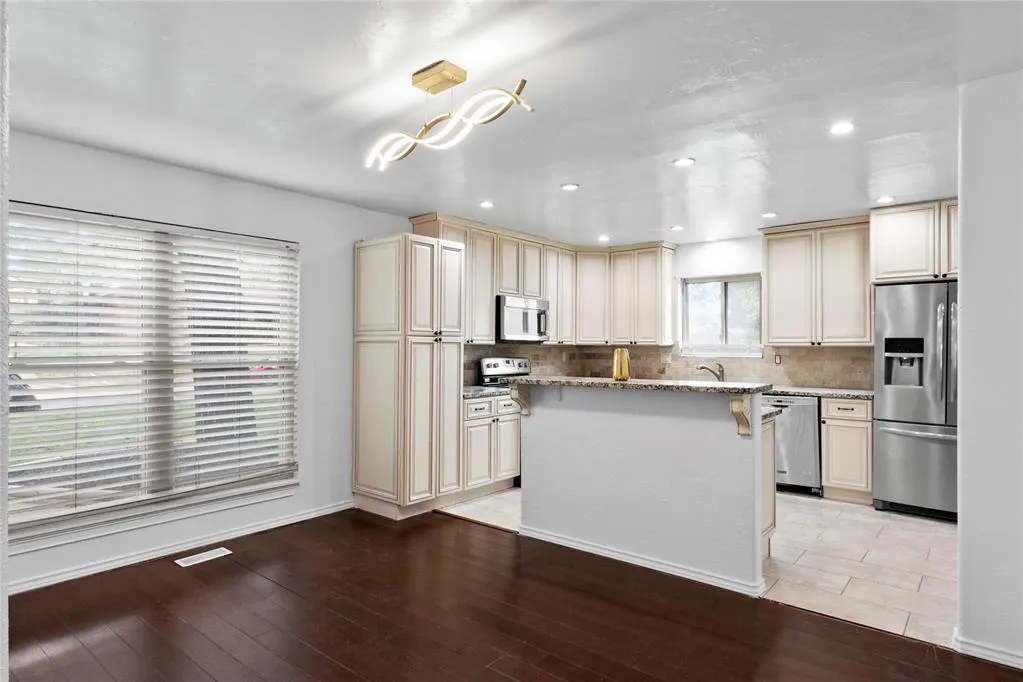 Photo 27 — 8101 Westwood Circle Street, Oklahoma City, OK 73127