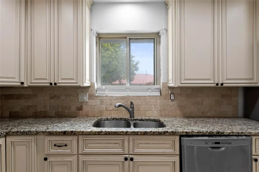Photo 32 — 8101 Westwood Circle Street, Oklahoma City, OK 73127