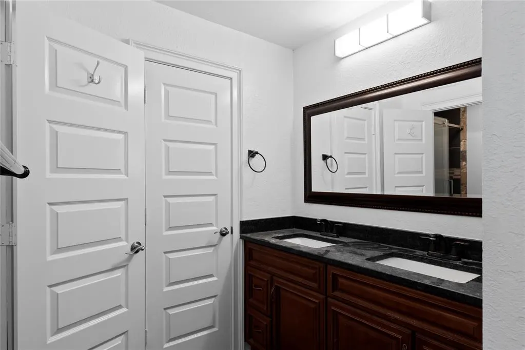 Photo 35 — 8101 Westwood Circle Street, Oklahoma City, OK 73127