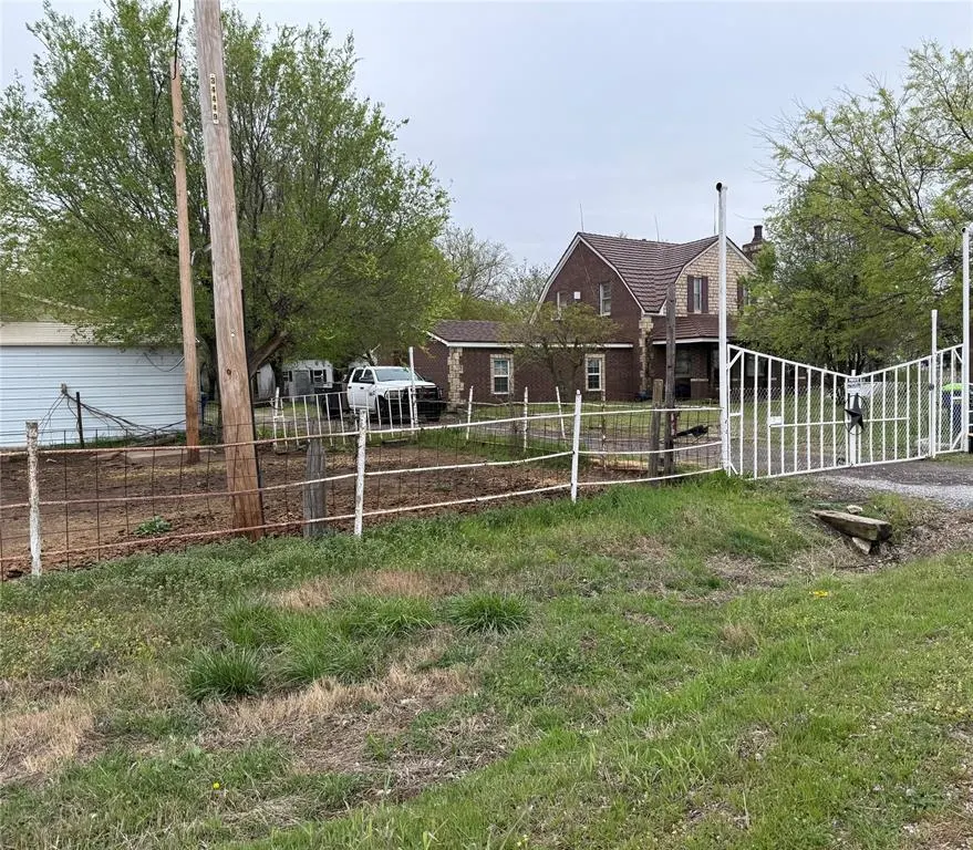 Photo 9 — 4115 S Manning Road, Canadian, OK 73036
