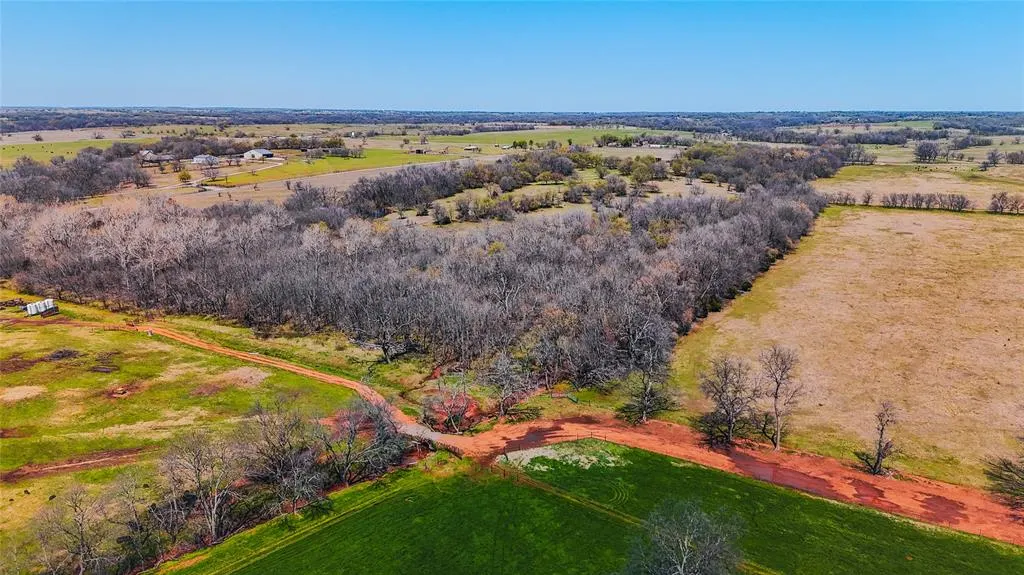 Front exterior — Ropers Avenue, Paoli, OK 73074