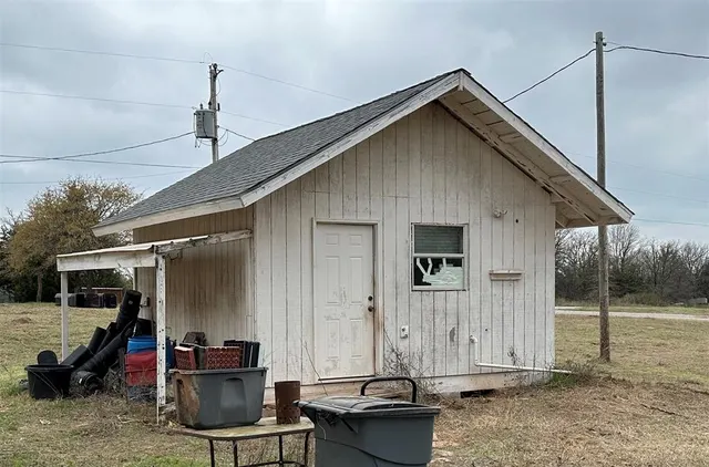 Photo 5 — 20265 Fairbanks Lane, Tecumseh, OK 74873