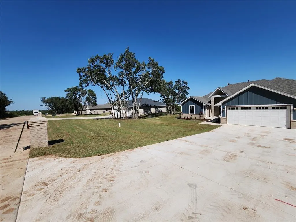 Photo 2 — 134 Willow Grove Lane, Shawnee, OK 74804
