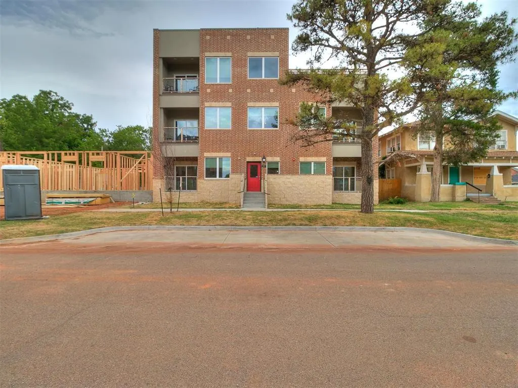 Photo 6 — 207 W Apache Street, Norman, OK 73069