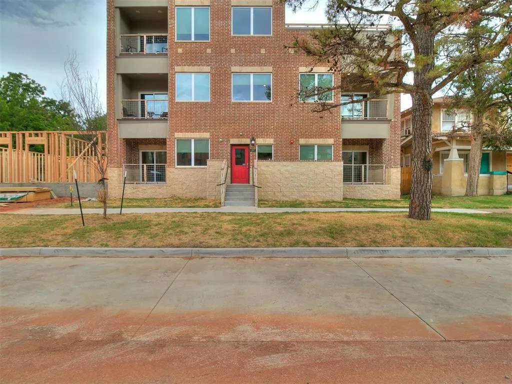 Photo 10 — 207 W Apache Street, Norman, OK 73069