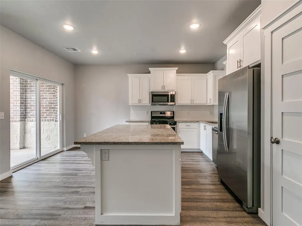 Photo 18 — 207 W Apache Street, Norman, OK 73069
