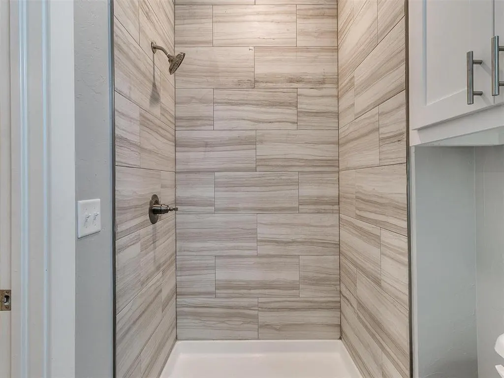 Photo 31 — 207 W Apache Street, Norman, OK 73069